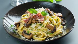 Tagliatelle cu hribi, speck si trufe