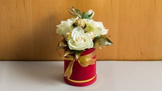 Box 3 bele ruže i ferero