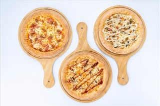 3 MEDIUM PIZZAS