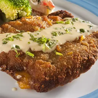 Escalope 4 Quesos + ración de patatas fritas caseras + ensalada LTC
