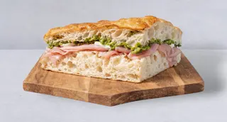 Delikatna Pola