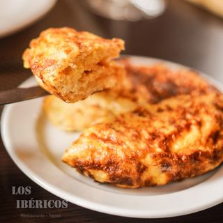 Tortilha de Batata e Cebola Confitada