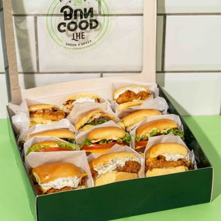 12 mini burgers Box