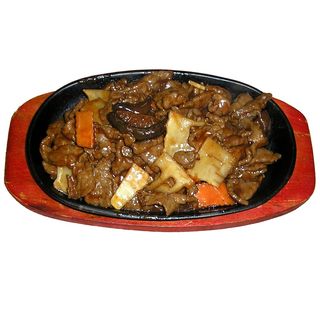 63. Ternera Con Setas Chinas Y Bambú