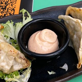 103- GYOZA POLLO (4 pcz)  D