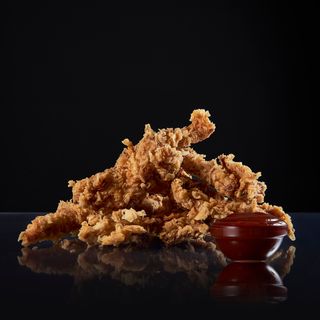 TIRAS DE POLLO CRUJIENTE 10uds