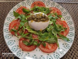 Burrata con tomate