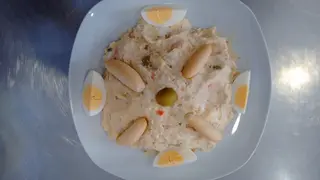 Media de ensaladilla rusa recipiente de 750cl 