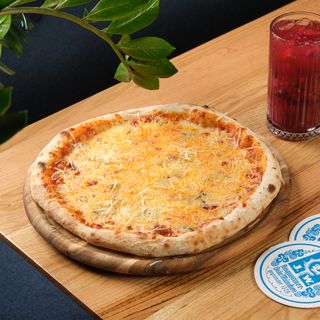 პიცა ოთხი ყველით