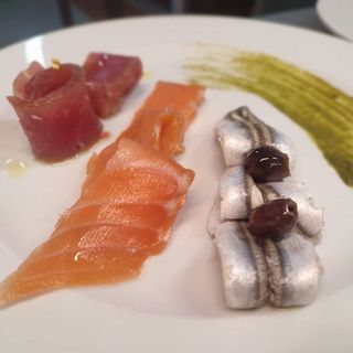 Alici, salmone e tonno marinato