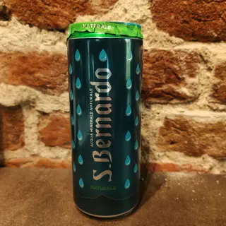 Acqua naturale