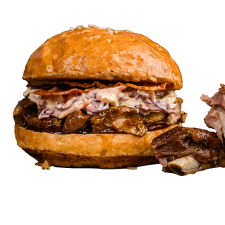 Ribbs Burger cu cartofi pai și sos