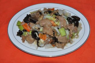 101. Свинско със зеленчуци (600г)