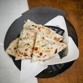 Naan Queso Y Ajo