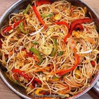 Indian Cottage Cheese (Paneer) Chow Mein Noodles - Medium Pack (650ML) + 1 Drink