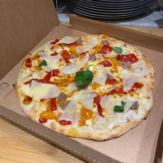 al piatto PEPERONI-SALSICCIA-PROVOLA