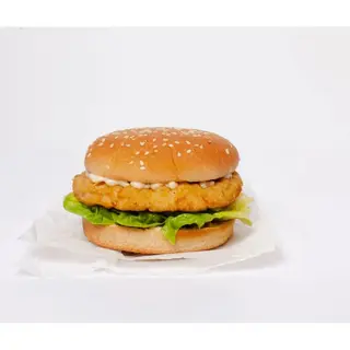 Hamburguesa de contramuslo de pollo empanado con patatas