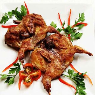 Перепелки под остро-медовым соусом