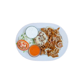 Plato arroz con ensalada y carne kabab