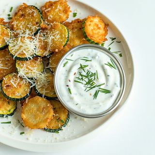 Тиквички по ,,Гръцки" с пармезан