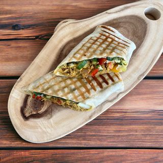 Tuna shawarma in tortilla