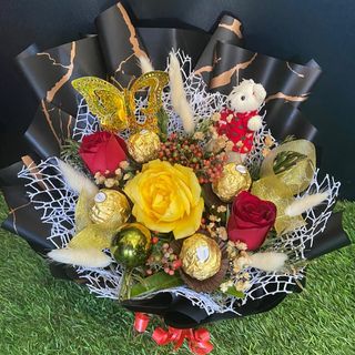 Bouquet de fleurs et choucoula 