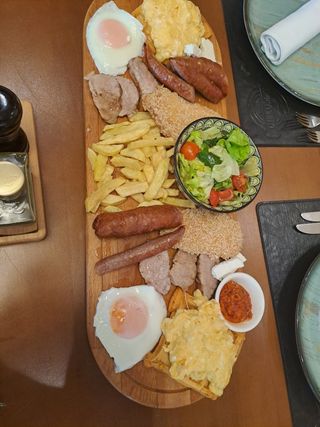 Gurmanski doručak za 2 osobe 950gr