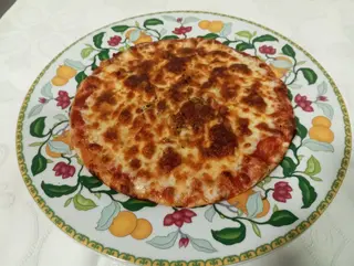 1. Pizza Margarita Mediana
