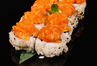 Spicy sake roll uramaki