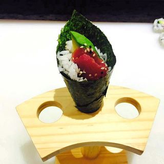 221 Temaki tonno piccante