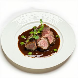 Mușchiuleț de porc cu sos brun