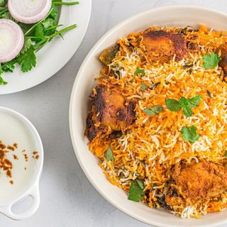 CHICKEN BIRIANI+RAITA
