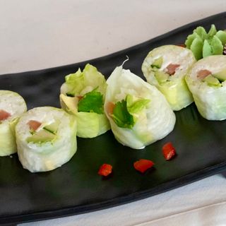930-VEGGIE GREEN ROLL (8 PCS)  D