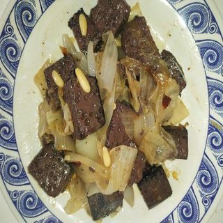 Sangre encebollada (ración 370 Cc.)