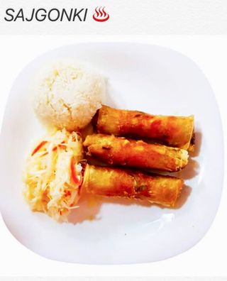 Sajgonki z surówką 3 szt 