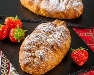 Croissant Truskawka