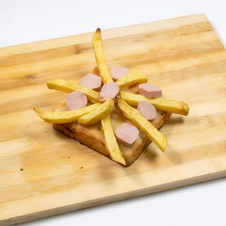 Pizzetta con würstel  e patatine