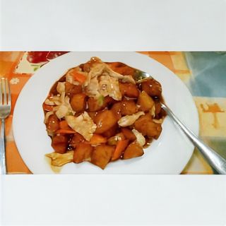 38. Пиле с картофи (700г)