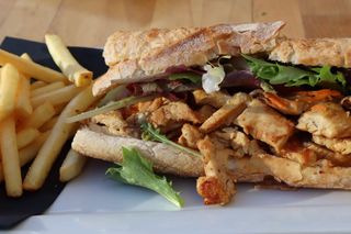 Bocadillo De Pollo A La Plancha