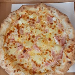 Pizza Hawaii 1+1 gratis la alegere