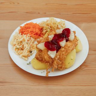 Filet z kurczaka z ananasem i żurawiną z dodatkami do wyboru