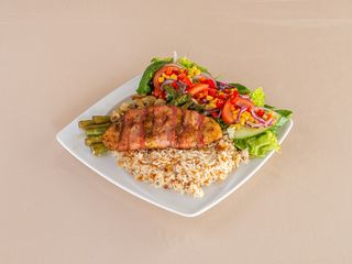 Filet w boczku na szparagach