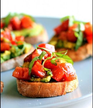Bruschete cu rosii