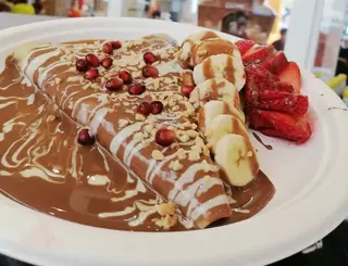 Crepa cu ciocolata belgiana, capsuni si banane