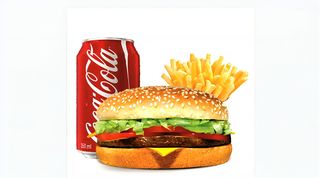 Hamburger classico con patate e insalata