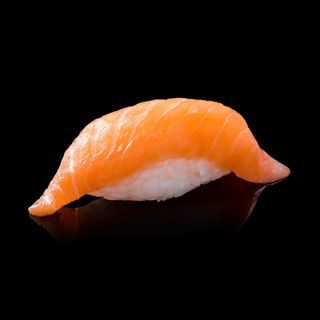 Nigiri de salmón