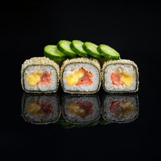 Рол в панко з копченим лососем (205г)