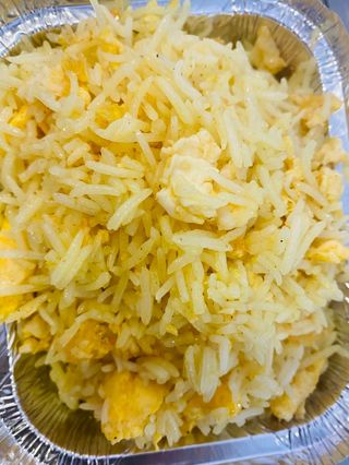 Arroz salteado com ovo ( egg fried rice )