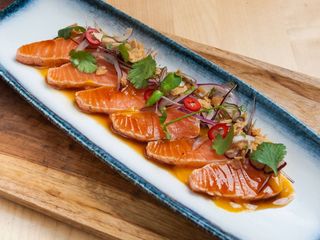 68.Tataki de salmón (8 uds.)