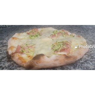 39. Pizza cotto zucchine scamorza